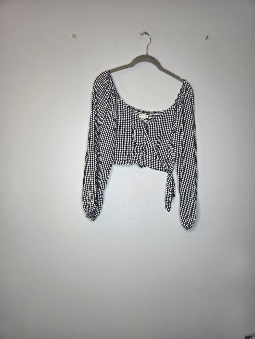 Aeropostale Vintage Black & White Gingham Cropped Tie-Front Blouse, Size L